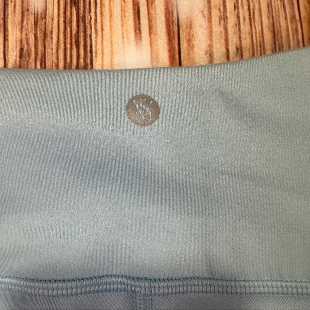 NWT Victoria’s Secret Essential Legging Size Medium - Picture 12 of 15
